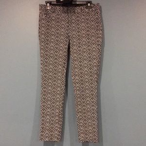 Banana Republic SZ 4 Sloan Fit Black/White Floral